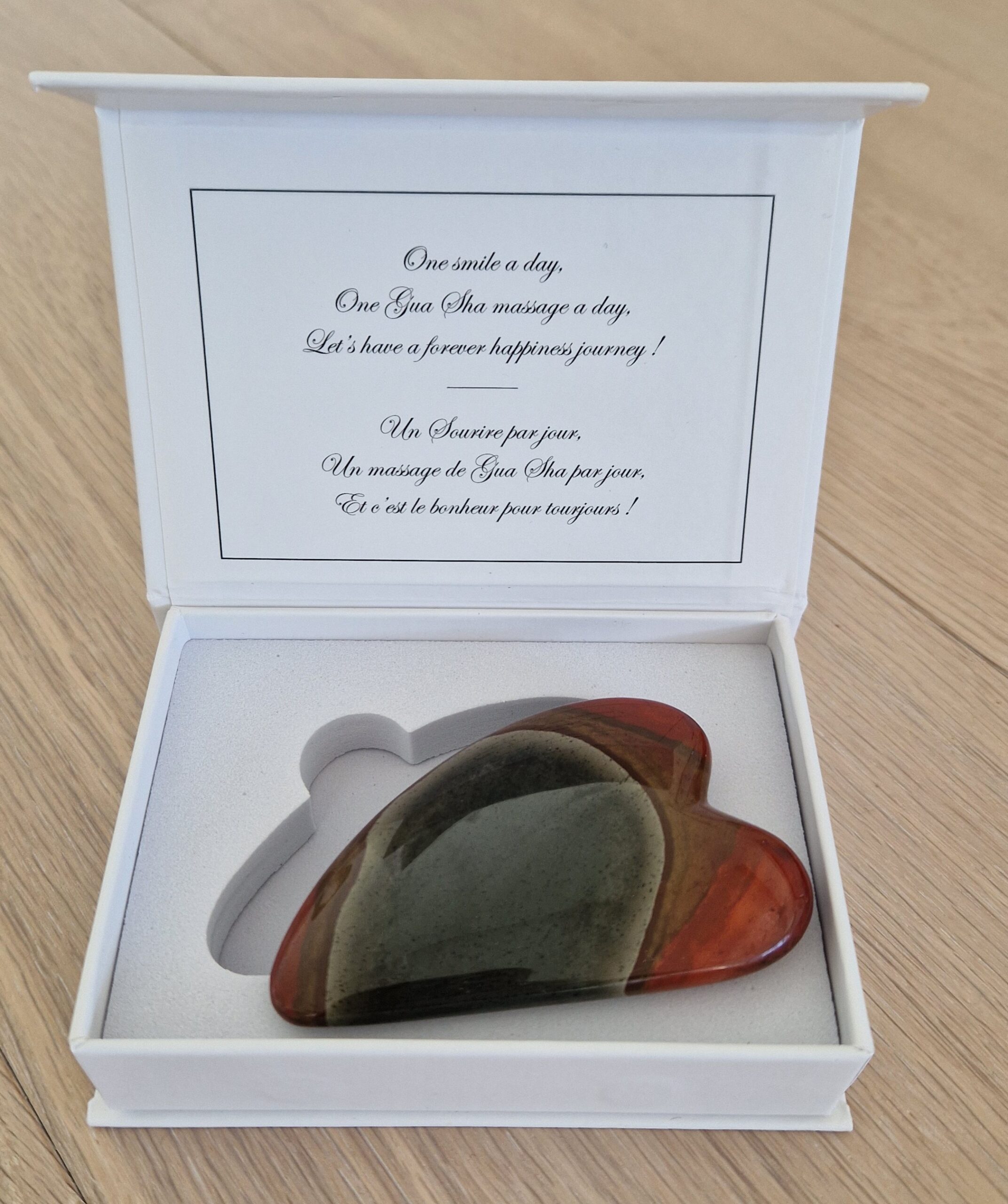 Gua Sha en jaspe polychrome — Maison Synergies Crystals